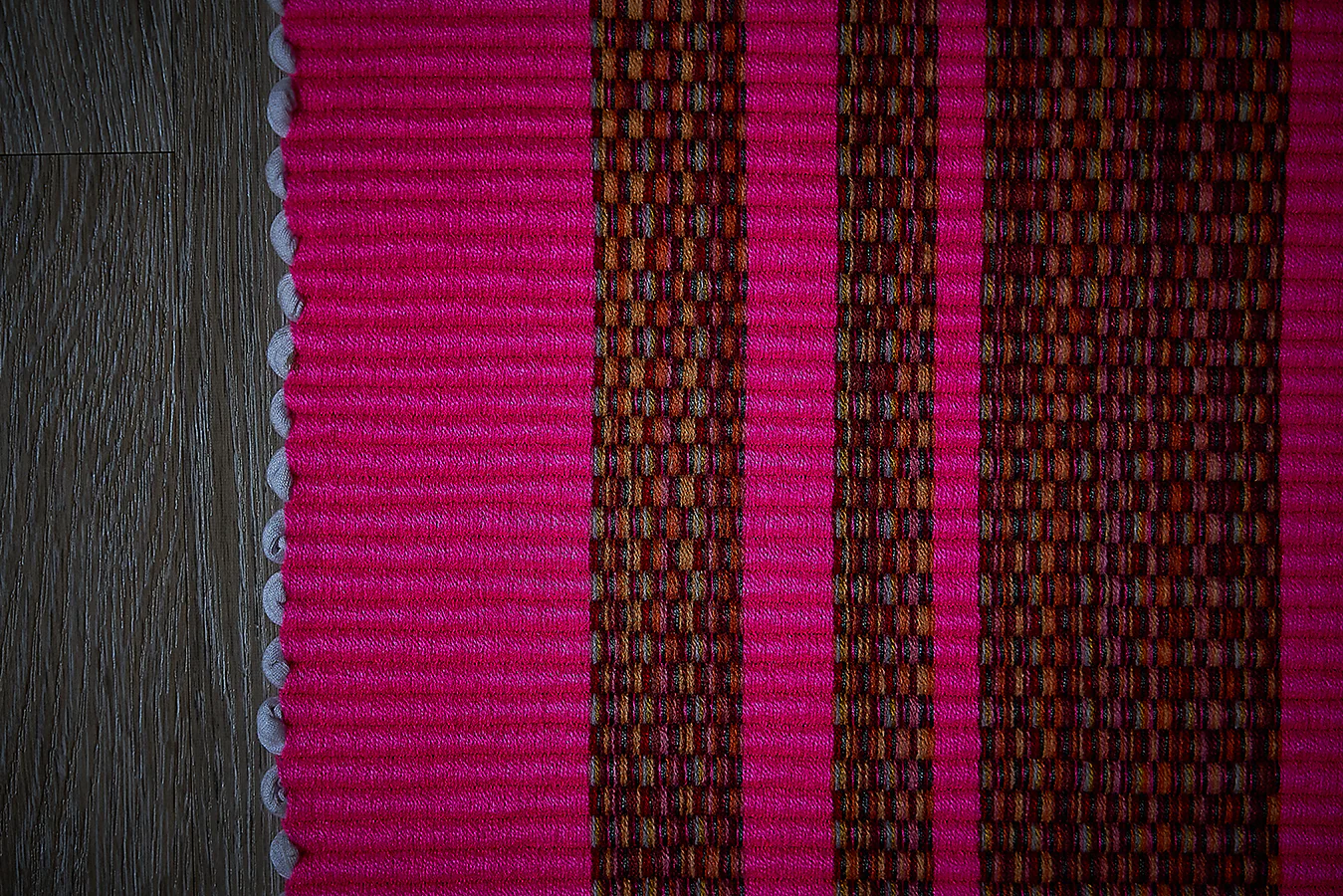 Bounty Kitchenware: Pink Table Runner - Image 5