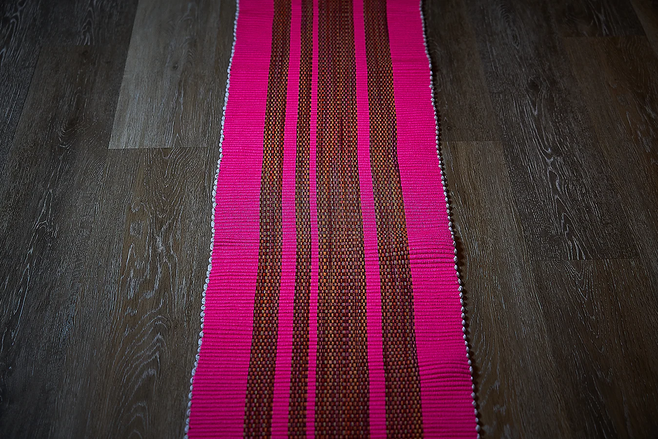 Bounty Kitchenware: Pink Table Runner - Image 6